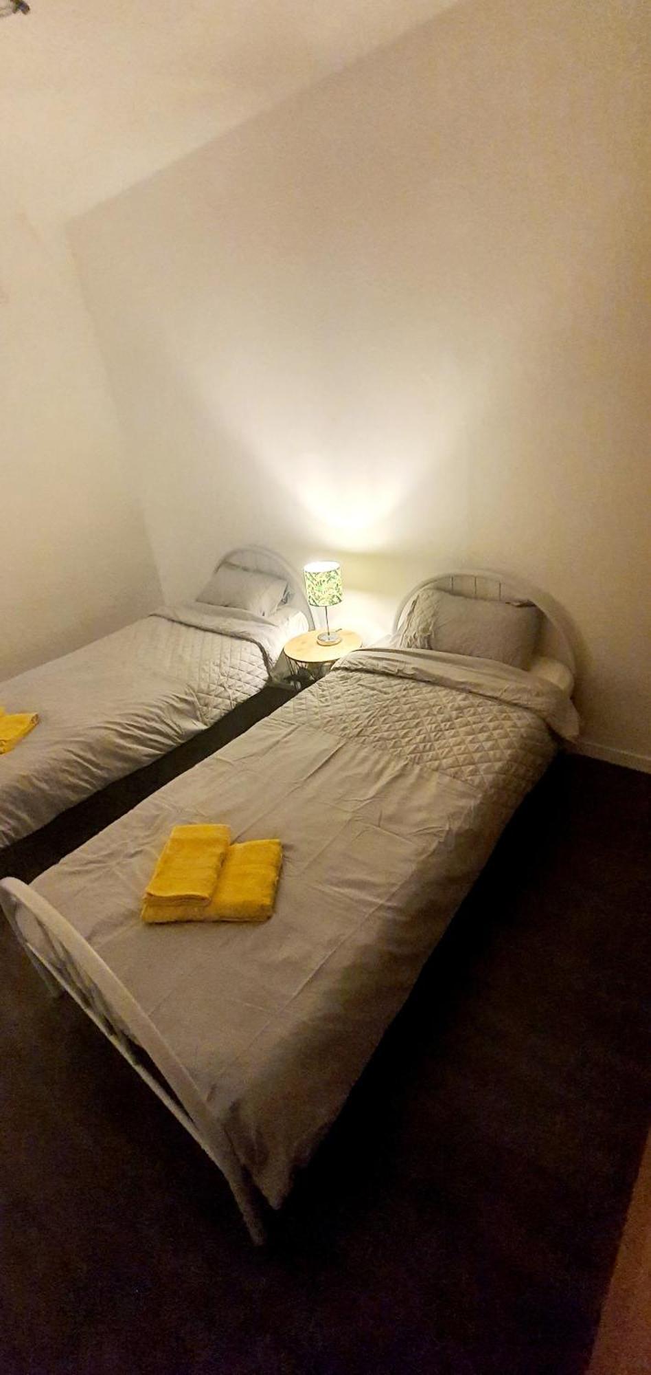 Lumineux & Convivial Apartment บัวร์ ภายนอก รูปภาพ