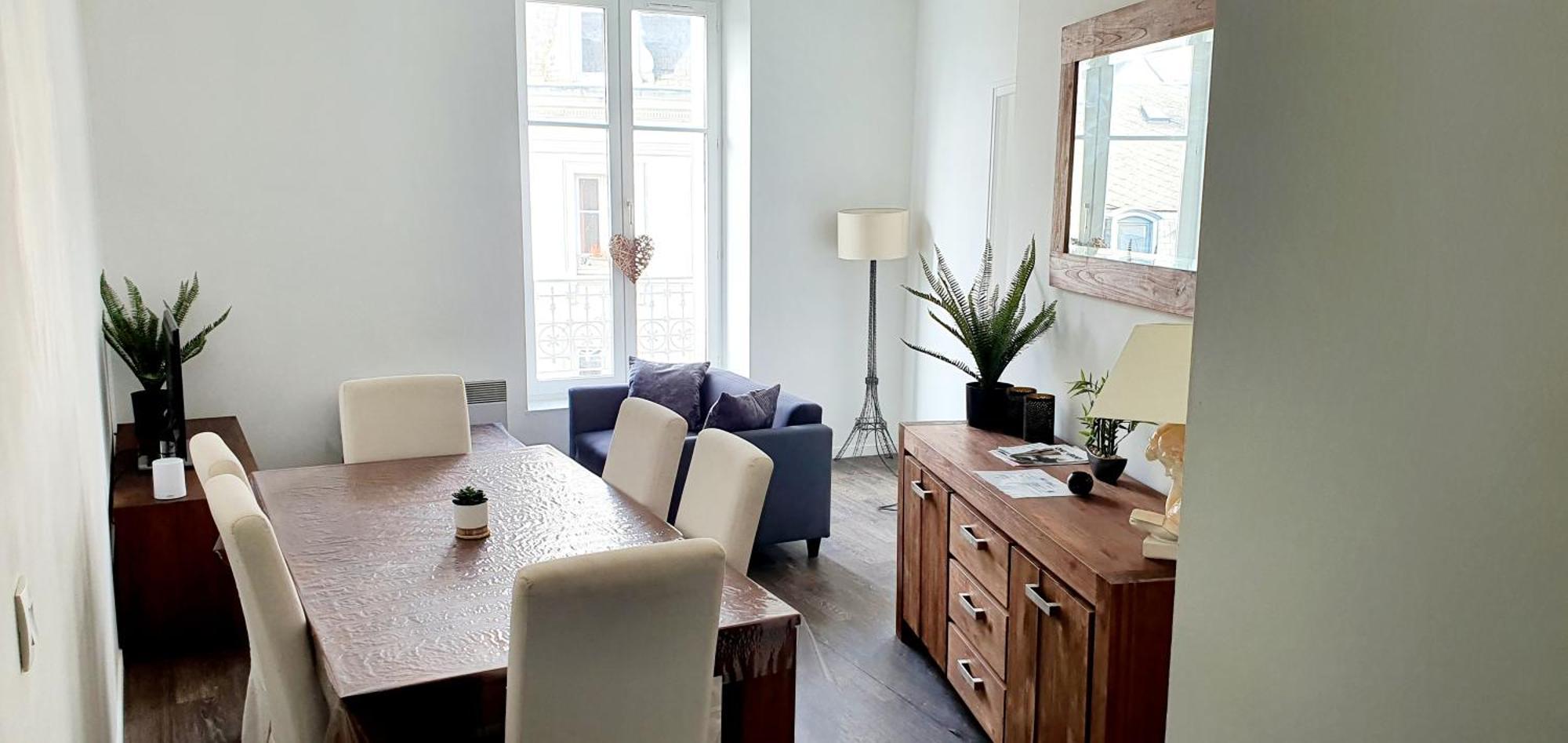 Lumineux & Convivial Apartment บัวร์ ภายนอก รูปภาพ