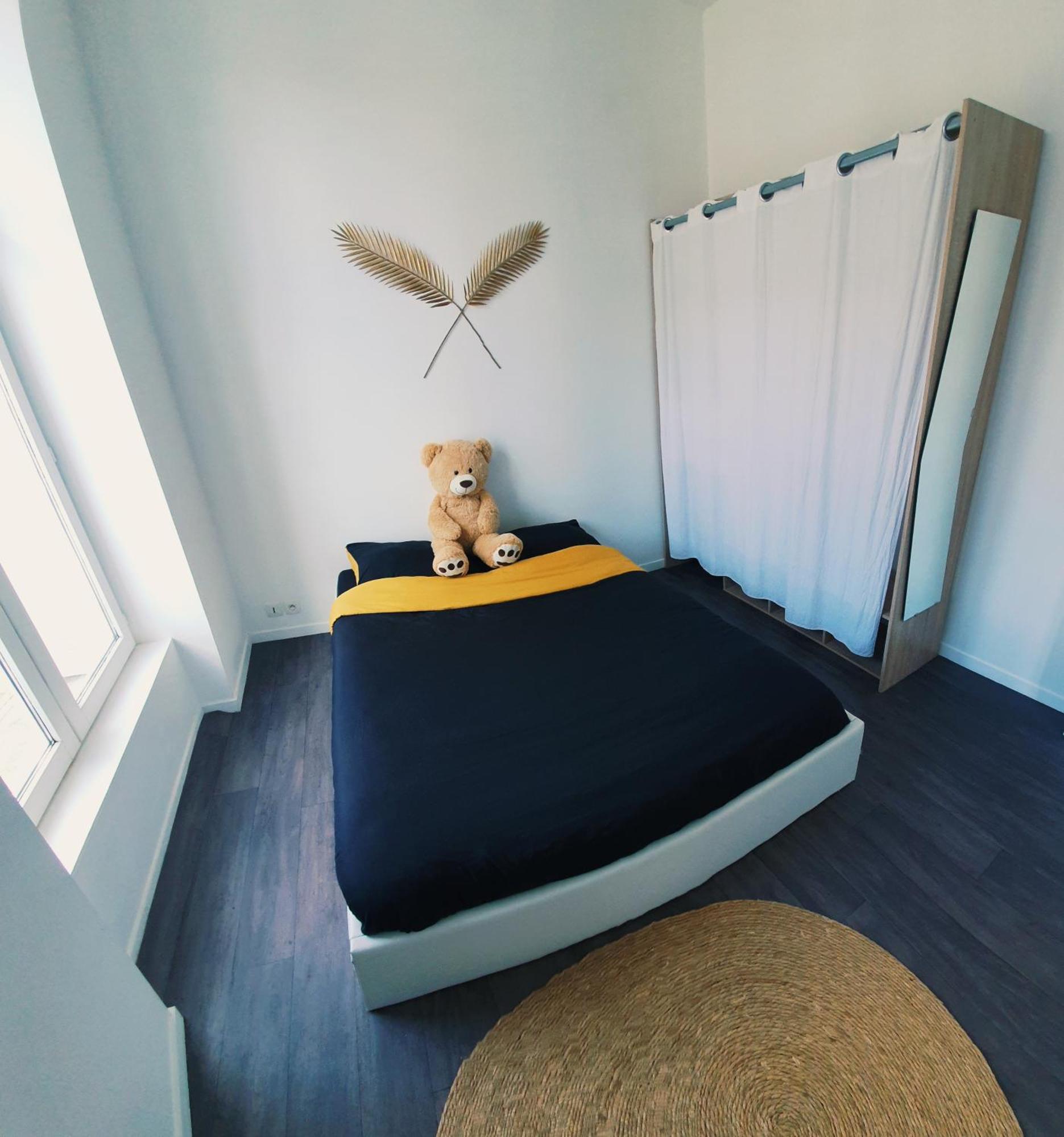 Lumineux & Convivial Apartment บัวร์ ภายนอก รูปภาพ