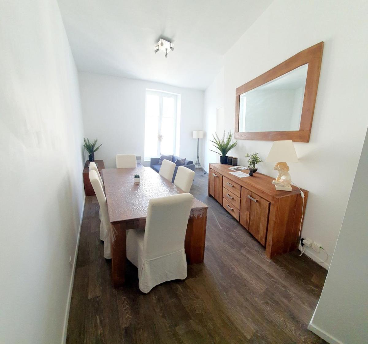 Lumineux & Convivial Apartment บัวร์ ภายนอก รูปภาพ